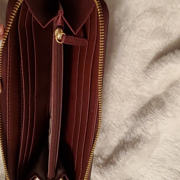 Michael Kors wallet - Picture 3 of 4